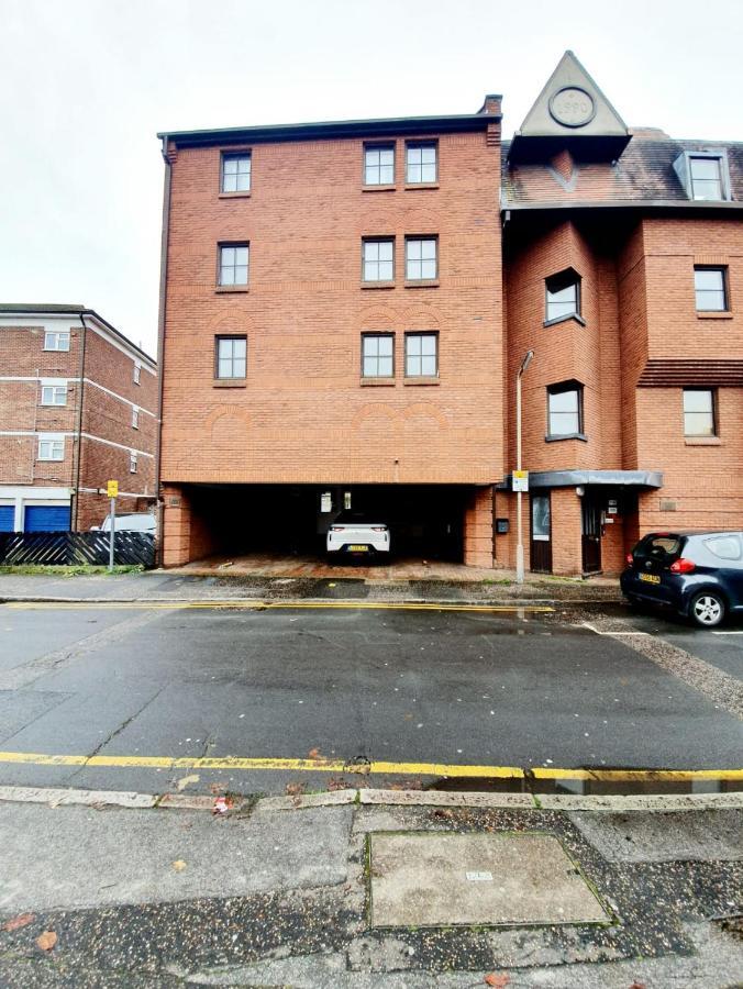 Chelmsford Town Centre Apartments With Car Parking מראה חיצוני תמונה